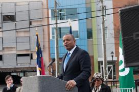 Image courtesy CATS Secretary Foxx speaks at LYNX Gold Line event